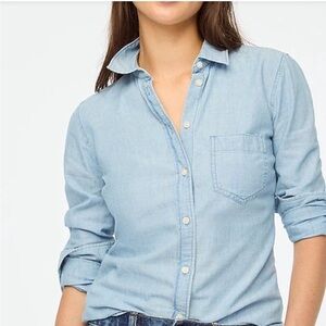 J.Crew Chambray Light Blue Denim Button-Up Shirt Sz Small Breast Pocket